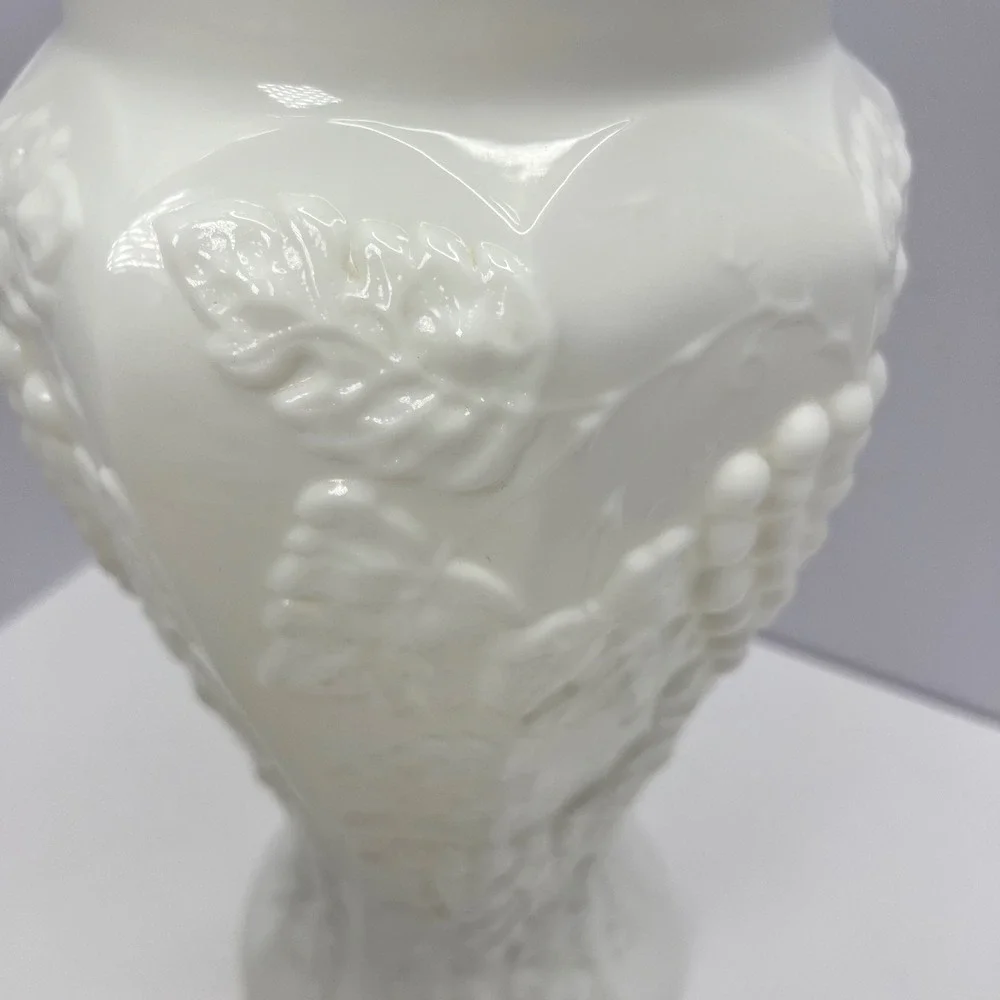 Westmorland Paneled Grape Pickle Jar 12